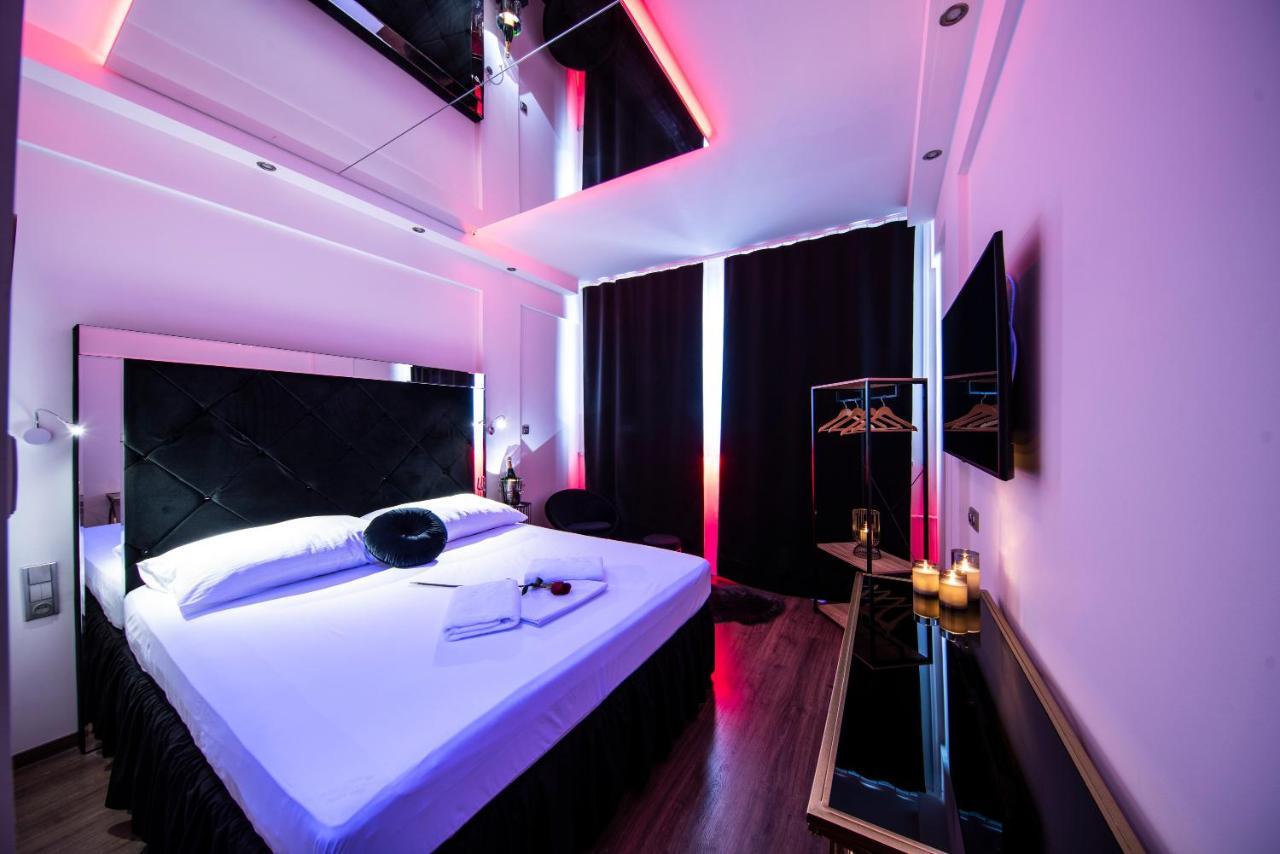 Aura Design & Garden Pool Praga