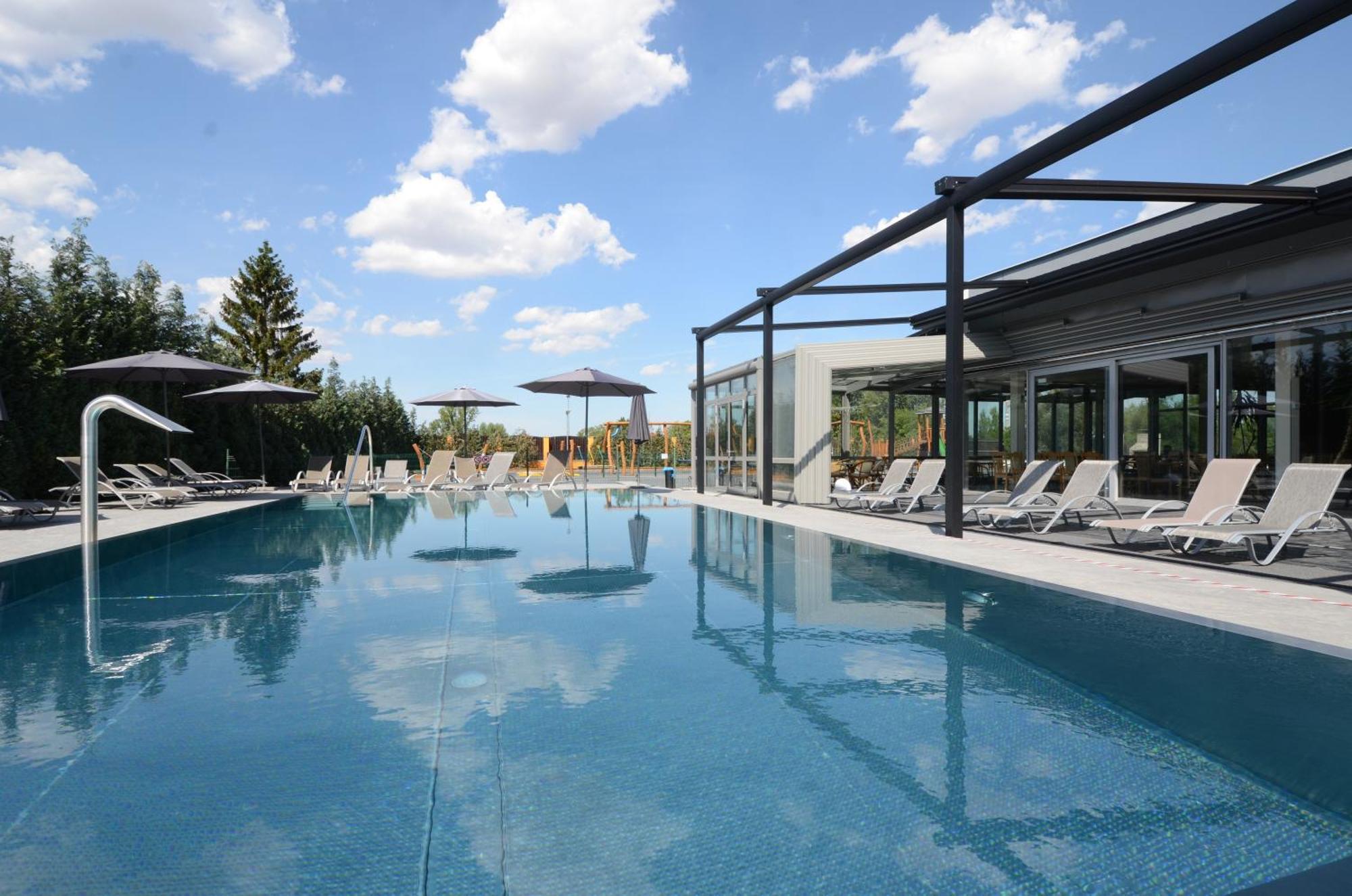 Aura Design & Garden Pool Praga