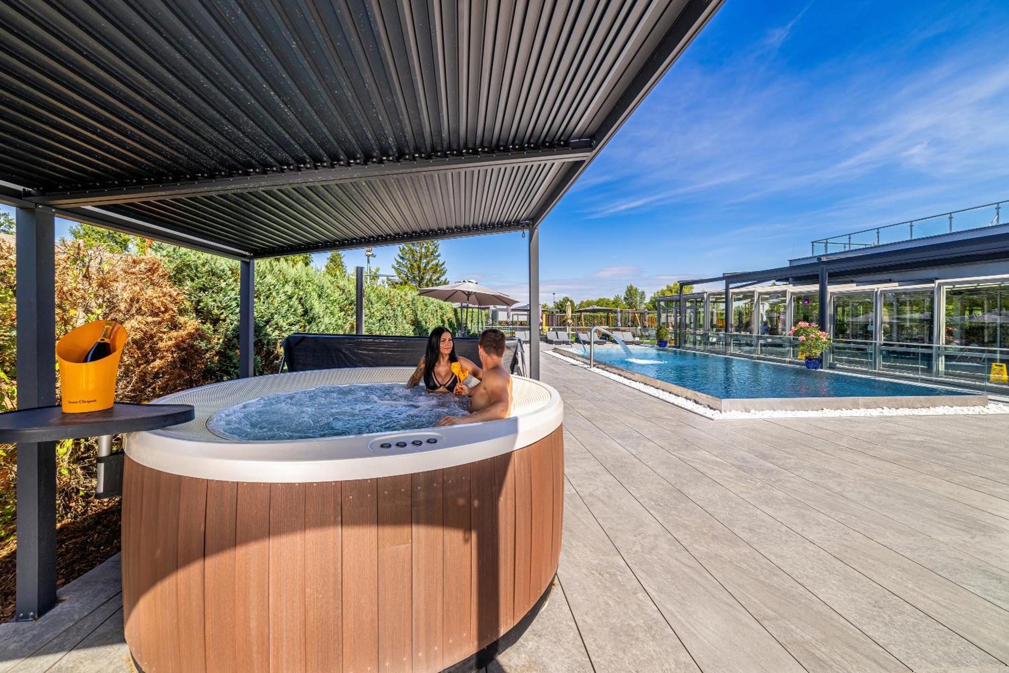 Hotel Aura Design & Garden Pool Praga